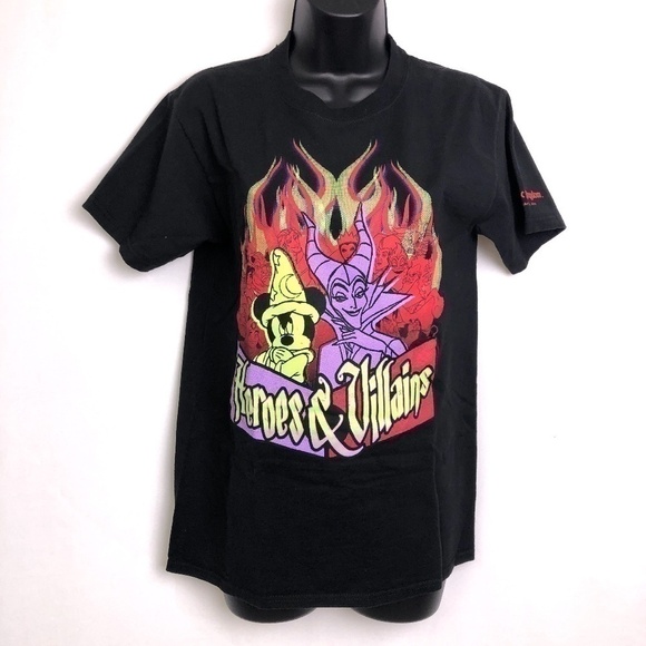 🦄 2/$20 Disney Mickey Heroes vs Villains T- Shirt - Picture 1 of 9